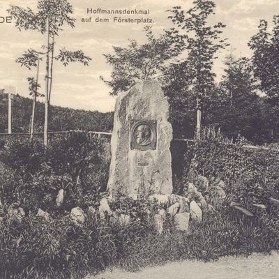 Bild vergrößern: PK_VIII_0001 Wernigerode Denkmäler Hoffmannsdenkmal auf dem Försterplatz