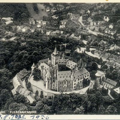 Bild vergrößern: PK_I_0068 Wernigerode Schloss Fliegeraufnahme