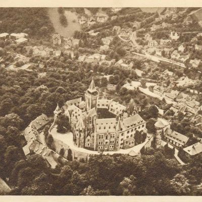 Bild vergrößern: PK_I_0240 Wernigerode Schloss Luftaufnahme