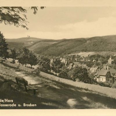 Bild vergrößern: PK_V_0173 Wernigerode Stadtansichten Blick auf Hasserode und Brocken