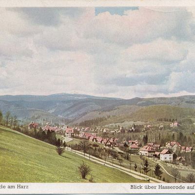 Bild vergrößern: PK_V_0170 Wernigerode Stadtansichten Blick über Hasserode auf den Brocken