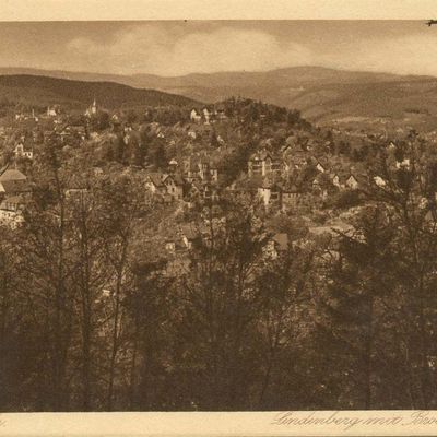 Bild vergrößern: PK_V_0197 Wernigerode Stadtansichten Lindenberg mit Brockenblick