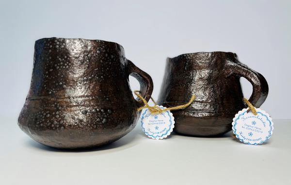 Kaffee oder Teetasse im Stil der Bernburger Kultur (3200 v. Chr.)