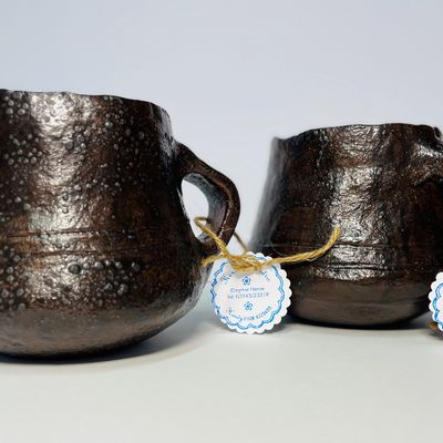 Kaffee oder Teetasse im Stil der Bernburger Kultur (3200 v. Chr.)
