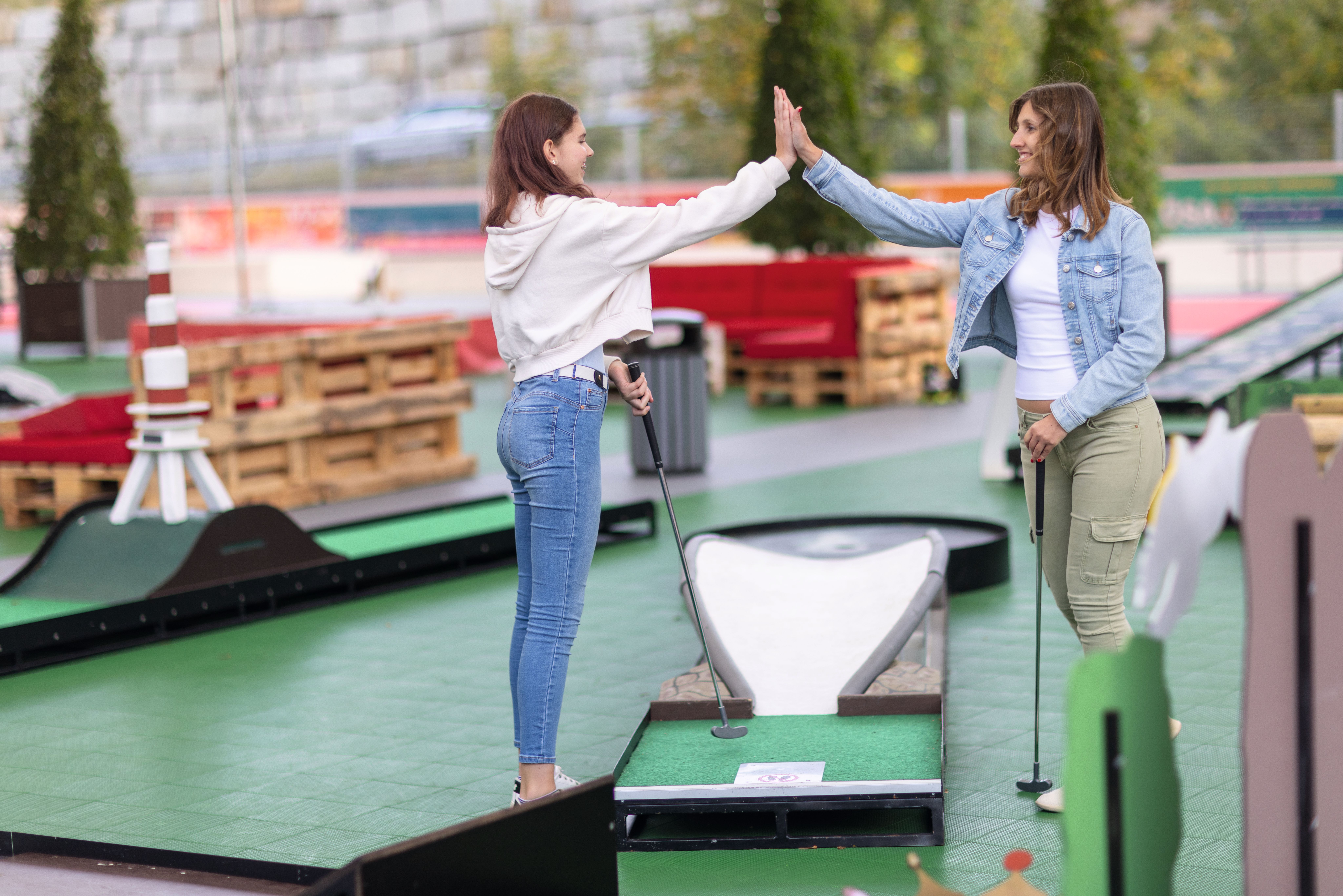 Spaß beim Minigolf